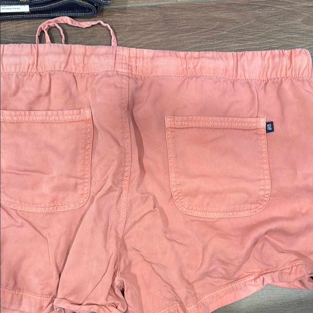GAP shorts - Picture 4 of 4